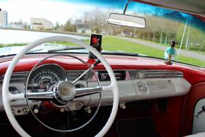 Image 19/37 of Pontiac Chieftain (1956)