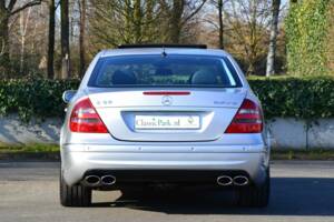 Imagen 6/100 de Mercedes-Benz E 55 AMG (2003)