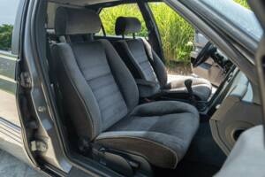 Image 25/50 de Alfa Romeo 164 2.0 (1991)