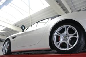 Immagine 38/50 di Alfa Romeo 8C Spider (2009)