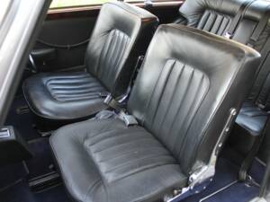 Image 13/16 of Bristol 410 (1968)