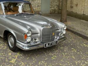 Bild 26/50 von Mercedes-Benz 220 SE b (1966)