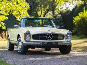 Image 1/8 of Mercedes-Benz 230 SL (1964)