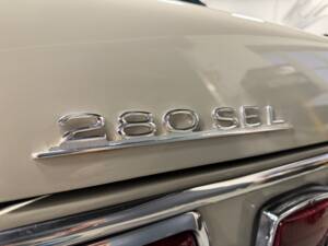 Image 41/44 of Mercedes-Benz 280 SEL 3,5 (1971)