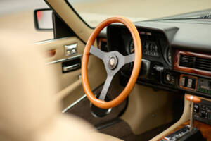 Image 23/37 de Jaguar XJ-S Convertible (1989)
