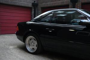 Image 2/100 of Mercedes-Benz SL 600 (1998)
