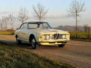 Image 19/29 of Alfa Romeo 2600 Sprint (1966)