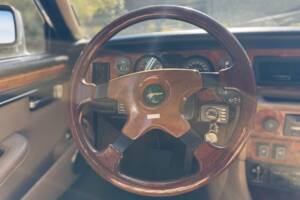 Immagine 12/41 di Jaguar XJ 12 (1990)