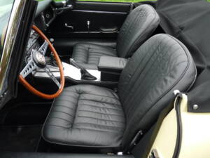 Immagine 7/27 di Jaguar E-Type 4.2 (1967)
