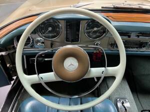 Image 23/26 de Mercedes-Benz 250 SL (1967)