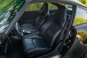 Immagine 24/50 di Porsche 911 Carrera 4S (1996)