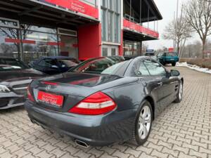 Bild 26/30 von Mercedes-Benz SL 350 (2008)