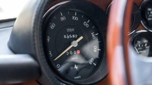 Image 32/69 de Ferrari 365 GT 2+2 (1969)