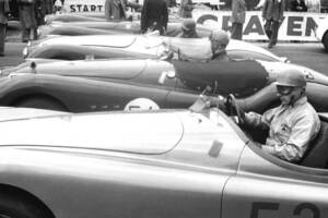 Image 15/50 of Jaguar XK 120 OTS (1950)
