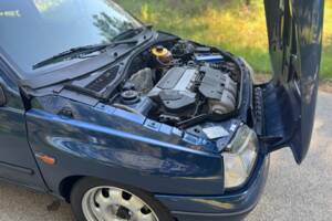 Bild 32/40 von Renault Clio I 1.8 16V (1993)