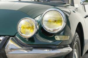 Image 3/43 of Citroën ID 19 Break (1967)