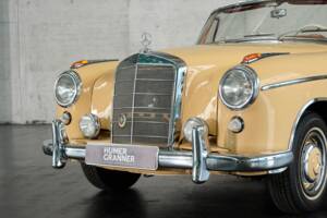 Immagine 4/50 di Mercedes-Benz 220 S Cabriolet (1958)