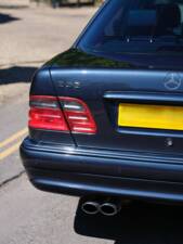 Immagine 49/50 di Mercedes-Benz E 55 AMG (1999)