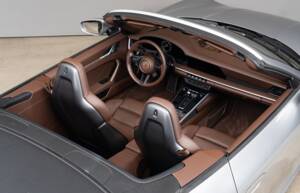 Image 20/31 de Porsche 911 Carrera 4 GTS (2024)