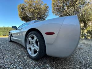 Image 88/191 of Chevrolet Corvette (1999)
