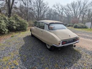 Image 6/31 of Citroën D Spécial (1974)