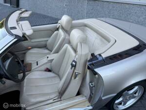 Image 23/35 of Mercedes-Benz 500 SL (1993)