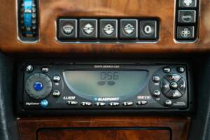 Image 39/50 of Mercedes-Benz 300 CE-24 (1991)