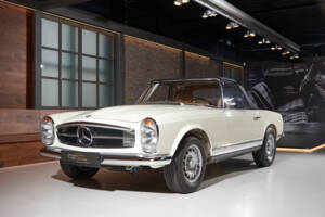 Image 13/55 of Mercedes-Benz 230 SL (1965)