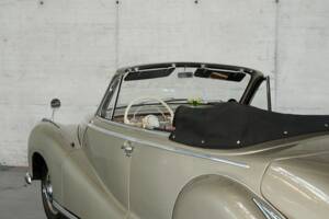 Immagine 17/50 di BMW 502 Baur (1955)