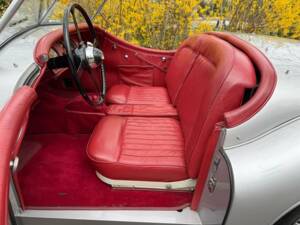 Image 3/50 of Jaguar XK 120 OTS (1953)
