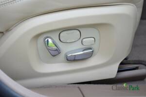 Image 36/50 of Jaguar XJ 2.7 D (2008)