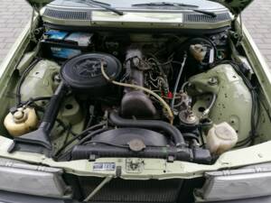 Image 13/22 de Mercedes-Benz 300 TD (1979)