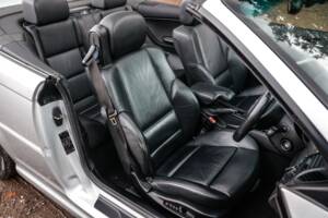Image 44/50 de BMW M3 (2004)