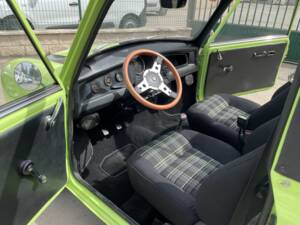 Image 2/8 of Leyland Authi Mini 1000 (1971)