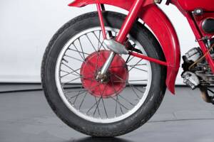 Image 10/50 de Moto Guzzi 250 SS (1950)
