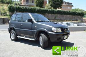 Image 2/10 de Nissan Terrano II 2.7 TD (2000)