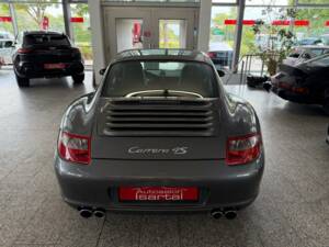Bild 25/27 von Porsche 911 Carrera 4S (2007)