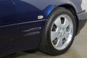Afbeelding 17/36 van Mercedes-Benz SL 320 (2000)