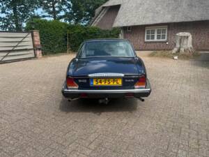 Imagen 6/8 de Daimler Double Six (1991)
