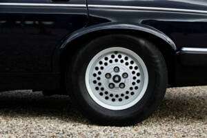 Imagen 24/50 de Jaguar XJ 12 (1985)