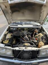 Bild 12/14 von Mercedes-Benz 240 D (1979)