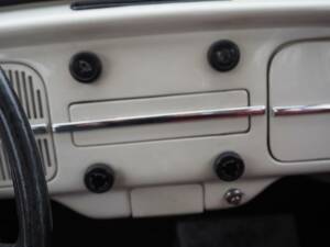 Bild 46/50 von Volkswagen Käfer 1300 (1968)
