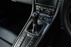 Image 29/42 of Porsche 911 R (2016)