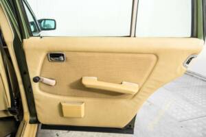 Afbeelding 37/50 van Mercedes-Benz 200 T (1982)