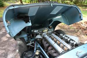Image 48/50 of Jaguar E-Type (2+2) (1966)