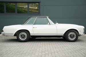 Image 3/50 de Mercedes-Benz 280 SL (1968)