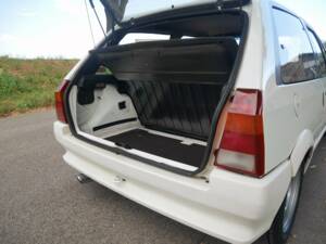 Image 15/26 of Citroën AX Sport (1987)