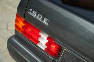 Imagen 9/45 de Mercedes-Benz 190 E (1989)