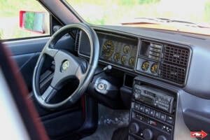 Image 19/32 of Lancia Delta HF Integrale Evoluzione I (1991)