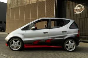 Image 5/41 of Mercedes-Benz A 160 "F1 Häkkinen Edition" (1999)